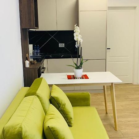 Proper Central Apartment 티라나 외부 사진