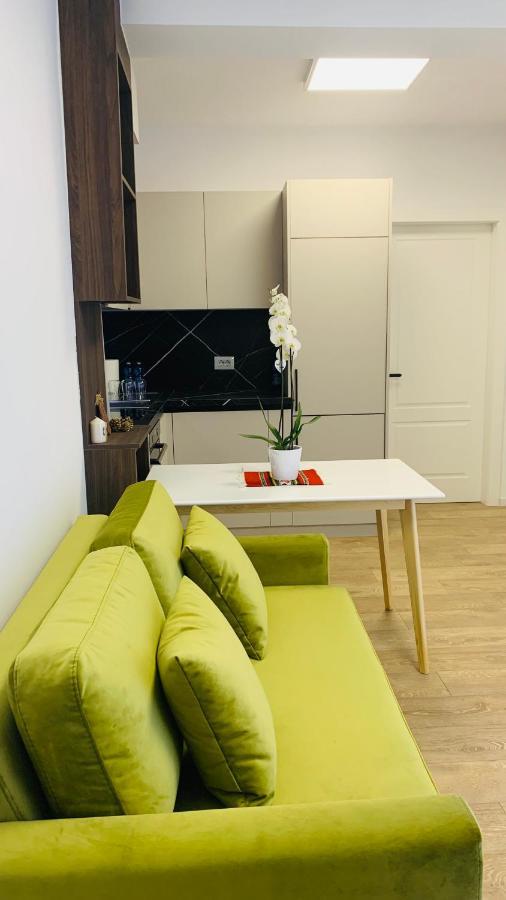 Proper Central Apartment 티라나 외부 사진