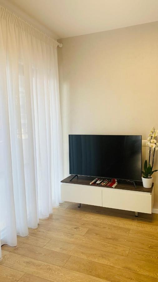 Proper Central Apartment 티라나 외부 사진